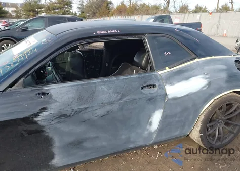 2018 Dodge Challenger R/T 392 z USA, uszkodzony, nr VIN 2C3CDZFJ1JH182847